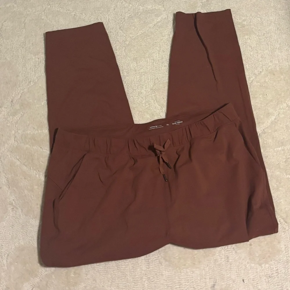 Old Navy Power Soft Coze Slim Taper Pant Size XL - Picture 3 of 5